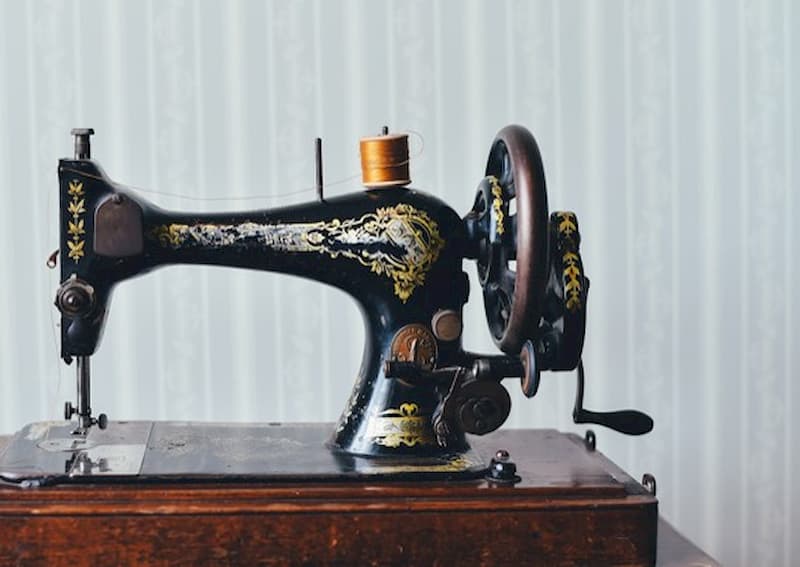 Como hacer una Lampara con una maquina de coser antigua
